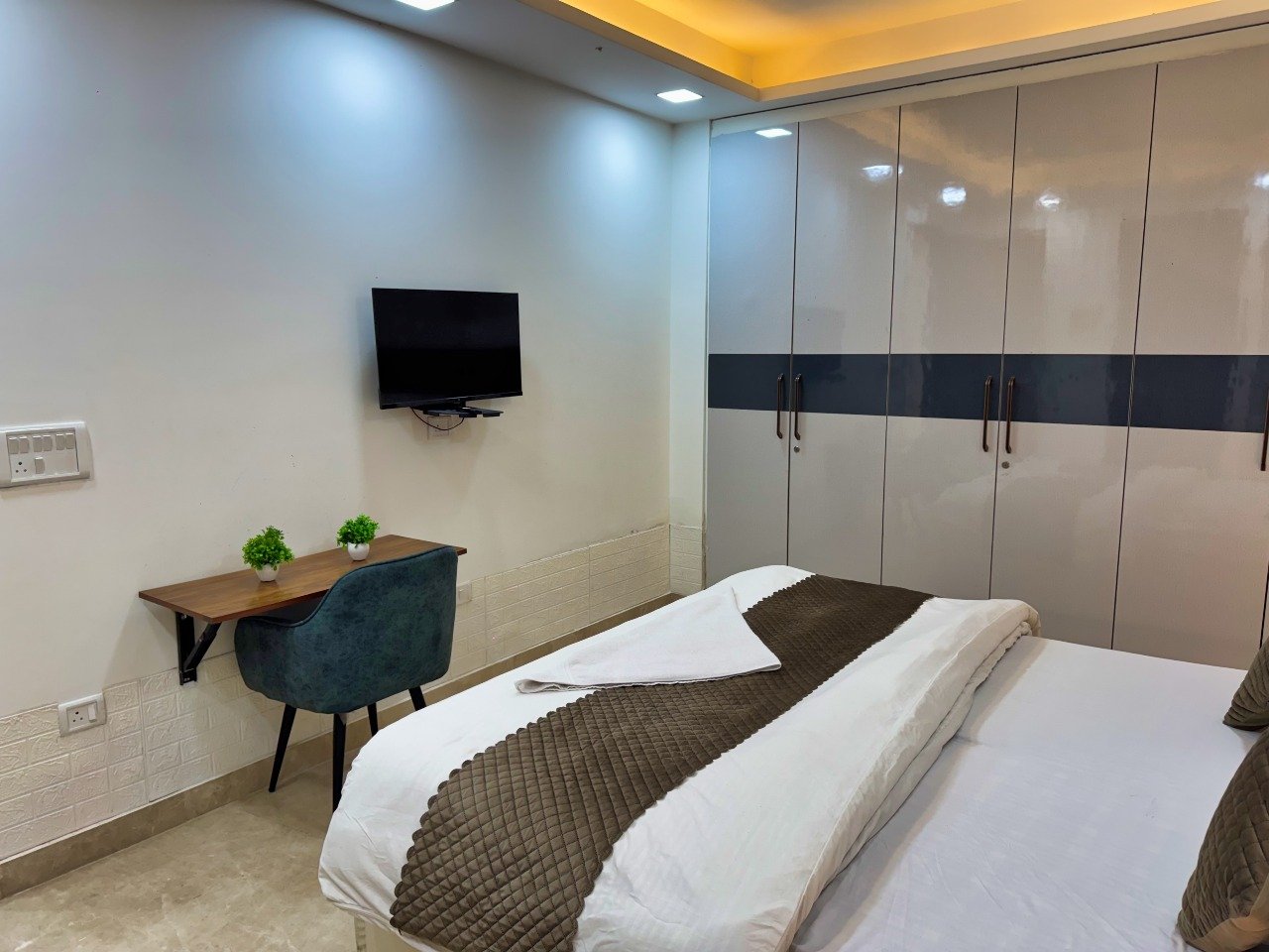 service apartments near AIIMS Delhi